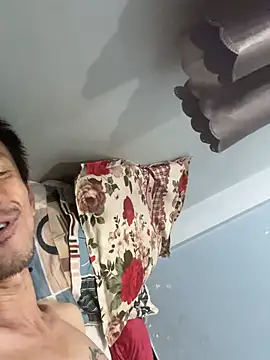 JohnnyVN_83 live sex cam