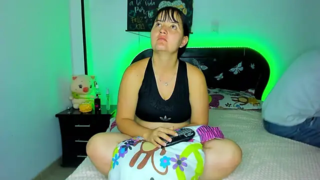 Ari_And_Abdie's cam snapshot