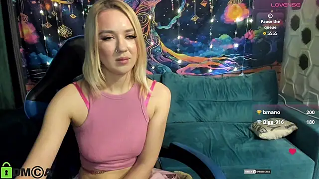 CrystalGirl99's cam snapshot