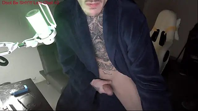 KumWithTheKommas live sex cam