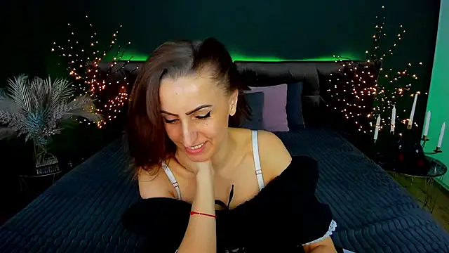 Rebecca_Diamond's cam snapshot