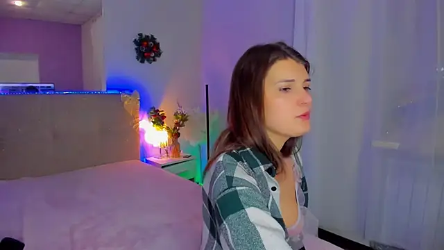 Laura_Leee's cam snapshot