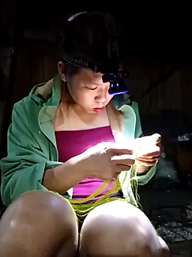 Ngocmi909 live sex cam