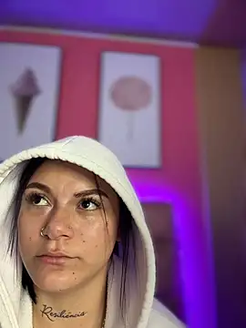 Megaan__More's cam snapshot