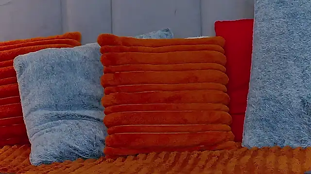 EmyLaveau's cam snapshot