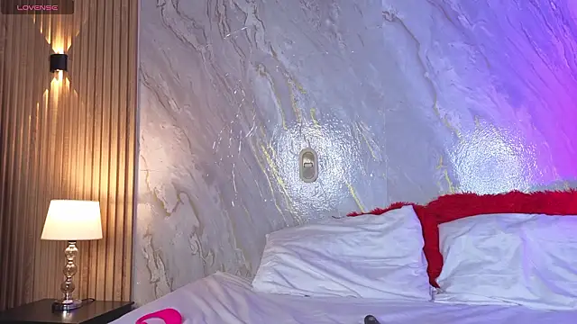 LolaHoneyy's cam snapshot