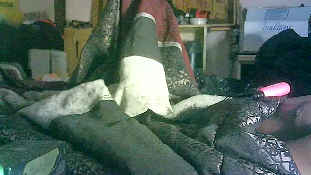 ON3YOULLN3VER_FIR3's cam snapshot