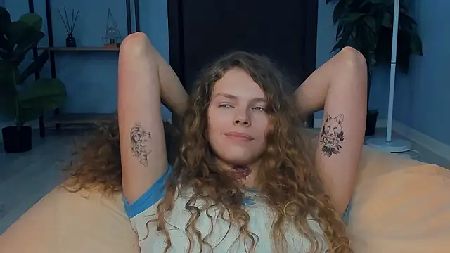 RayaNenlia's cam snapshot