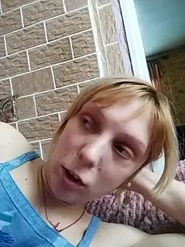 Ponka2011 live sex cam