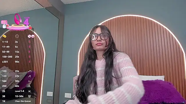 NayeCloud live sex cam