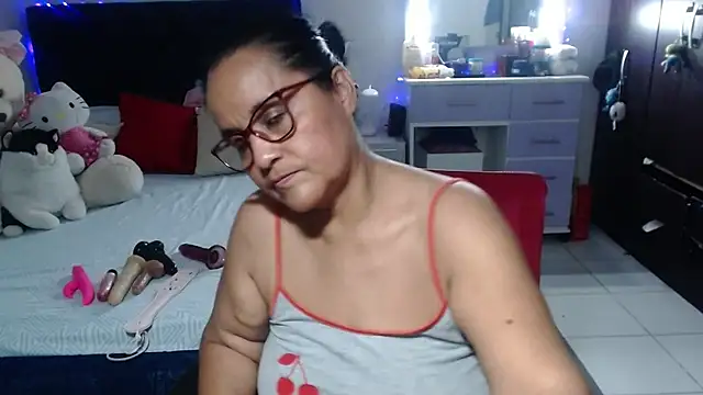 pervert_mommy_'s cam snapshot