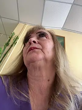 Irina2909@xh's cam snapshot