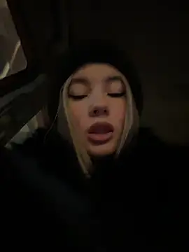 VineraSweet live sex cam