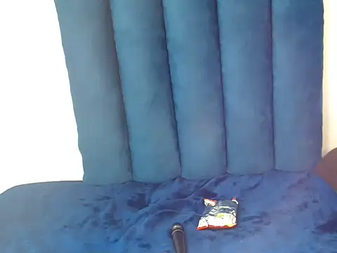 Ogle_'s cam snapshot