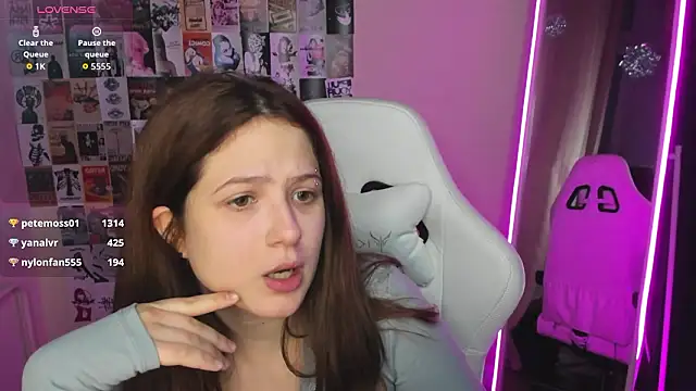 Anora_Miller's cam snapshot