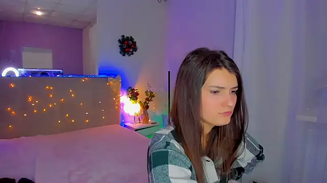 Laura_Leee's cam snapshot