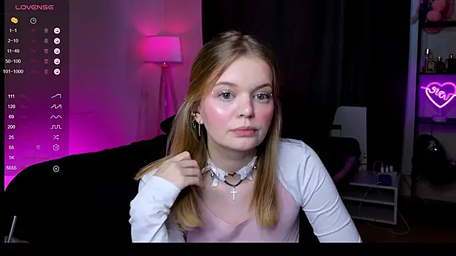 Elioraa's cam snapshot