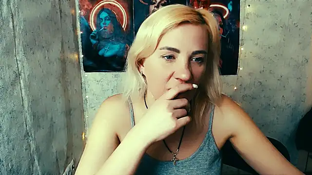 EmmaCat_'s cam snapshot