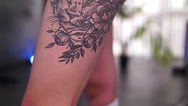 HotBustyBabeX's cam snapshot