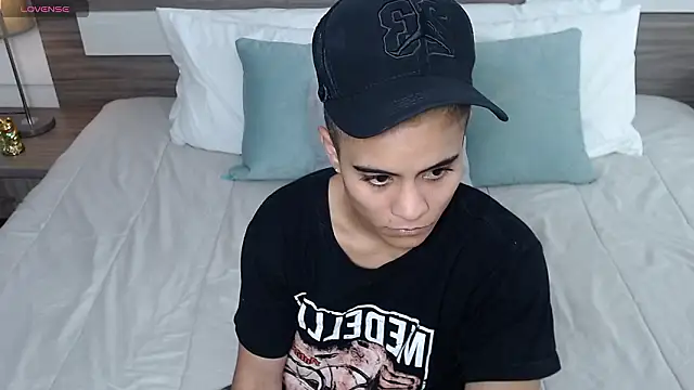 Liiamthompson's cam snapshot