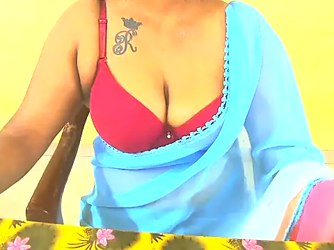 Tamilsriyazhini's cam snapshot