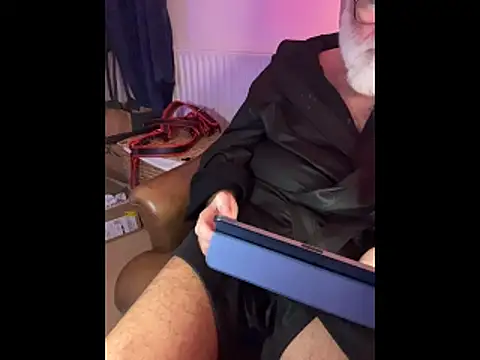 LeatherSdaddy's cam snapshot