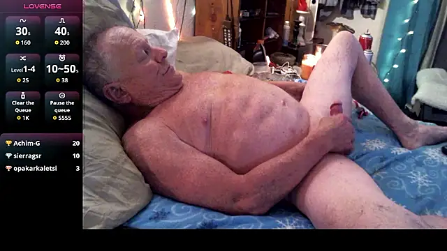 Pussyeat2please's cam snapshot