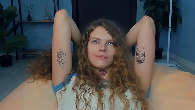 RayaNenlia's cam snapshot