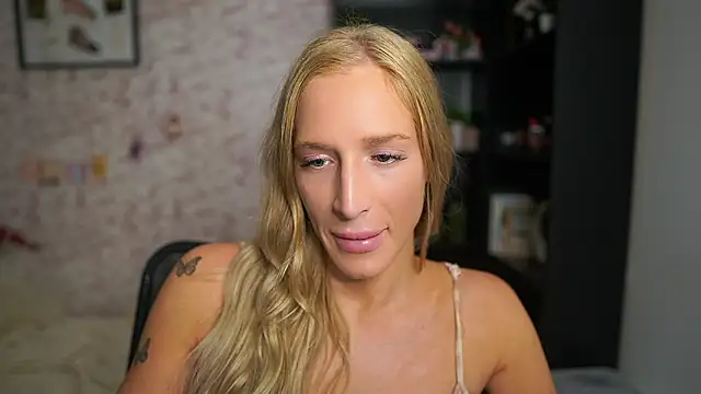 Nicolette__Shea_'s cam snapshot