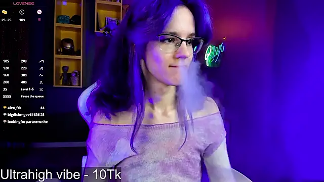 AuraLaunni's cam snapshot