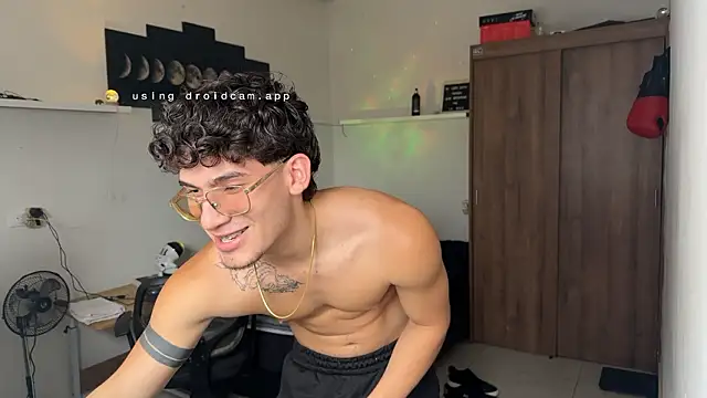 Kisan_Smith live sex cam