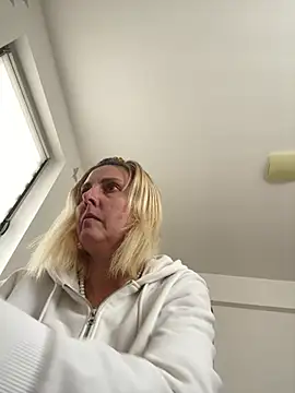 Amelia9798's cam snapshot