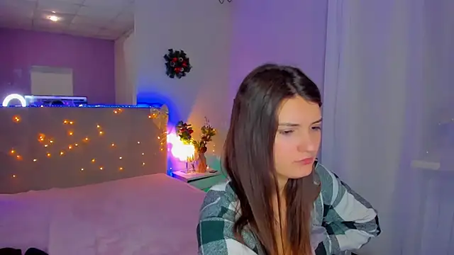 Laura_Leee's cam snapshot