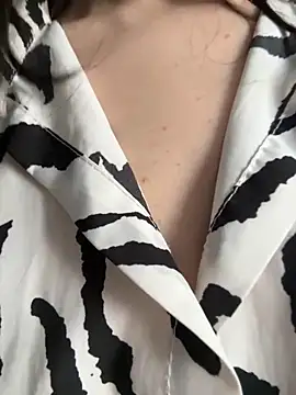 LuxBrunette_ live sex cam