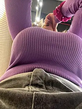 KateBurlesk's cam snapshot