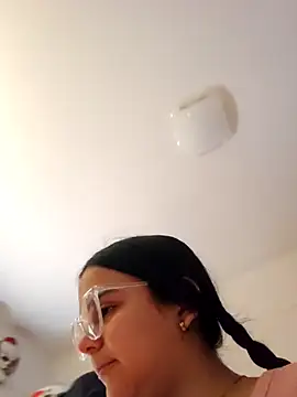 La_pe_que live sex cam