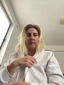 Amelia9798's cam snapshot