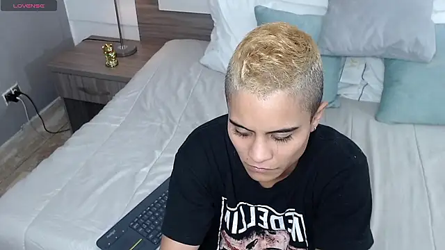 Liiamthompson's cam snapshot