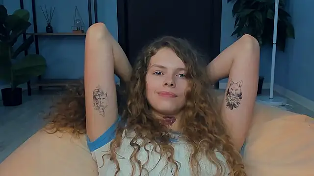 RayaNenlia's cam snapshot