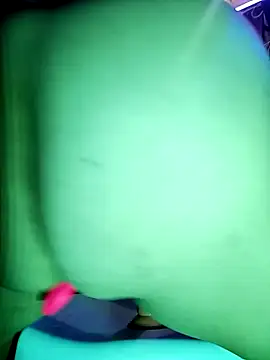 isis_milove's cam snapshot