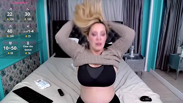 SusanSwann's cam snapshot