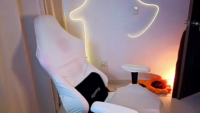 chloebum_'s cam snapshot