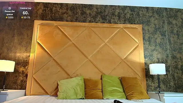 TinyBlair's cam snapshot