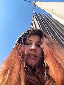 DaisyVibesss live sex cam