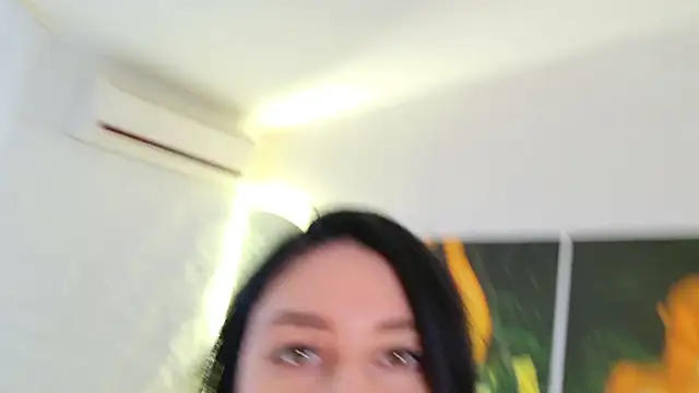 moniqque's cam snapshot