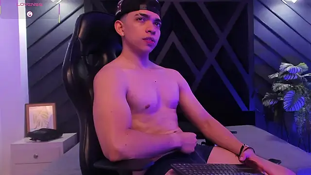 Julian_Mercier live sex cam