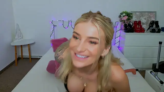 Lia_Benini live sex cam