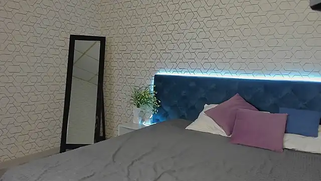 Lina_Falconer's cam snapshot