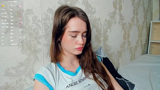 lovelyalivia live sex cam