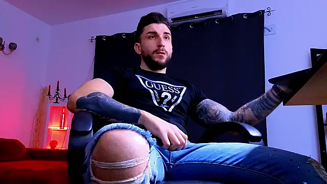 MightyAaron66's cam snapshot